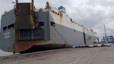 تفريغ 1325 سيارة لذوي الهمم وشحن 5250 طن صودا كاوية بميناء غرب بورسعيد