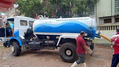 بدء عمليات شفط وكسح تجمعات مياه الأمطار بمراكز وقرى الدقهلية