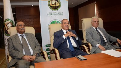 عبر الفيديو كونفرانس.. المنظمة العالمية لخريجي الأزهر تعقد لقاءً لوضع استراتيجية عمل فرع إندونيسيا 