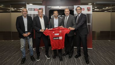 وفد الأهلي يبحث آليات التعاون مع الراعي الرئيسي للنادي