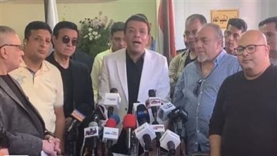 مصطفى كامل لـ مطربي المهرجان: همنعكم من الشغل لغاية ما أشوف شغلكم 