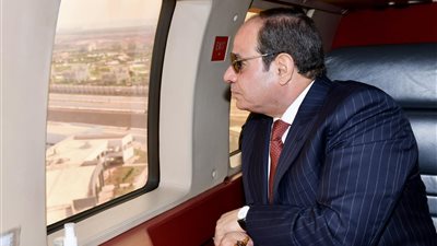 الرئيس السيسي يتفقد جوًّا سير الأعمال الإنشائية بالعاصمة الإدارية
