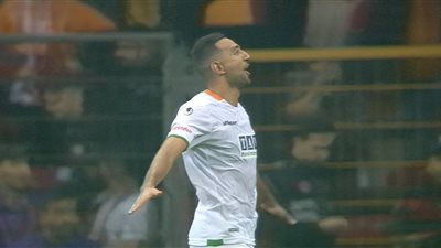 كوكا ينقذ ألانيا سبور من الهزيمة أمام جالطة سراي بالدوري التركي