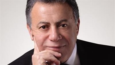 رئيس حزب نهضة مصر وزوجته يخضعان للتحقيق في تهم النصب وتوظيف الأموال