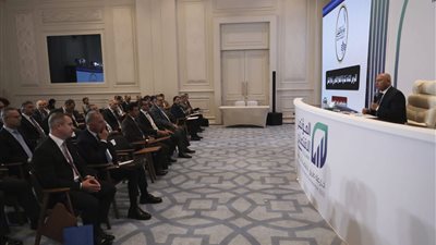 وزير النقل: جار التعاقد على إنشاء وإدارة وتشغيل الخط الرابع من شبكة القطار الكهربائي السريع