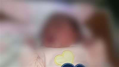 العثور على طفل رضيع ملقى في الشارع بأسوان