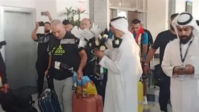 أبطال السوبر أهُمّ.. جماهير الزمالك تستقبل اللاعبين في الإمارات قبل مواجهة الأهلي