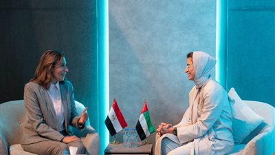 خلال القمة الثقافية بأبو ظبي.. وزيرة الثقافة المصرية تلتقي نظيرتها الإماراتية