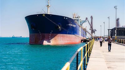 وصول أول دفعة من منحة المشتقات النفطية السعودية الجديدة إلى محافظة عدن 