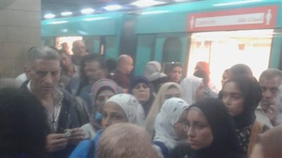 اندلاع حريق داخل الخط الثالث للمترو وتشغيل الحركة جزئيًا