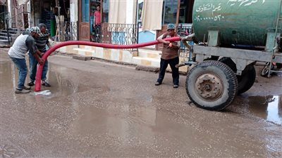 جهود حثيثة لشفط وتصريف مياه الأمطار بشوارع محافظة الدقهلية | بث مباشر 
