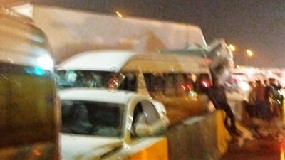 إصابات في تصادم عدد من السيارات أمام محطة تحصيل رسوم بالشرقية | صور
