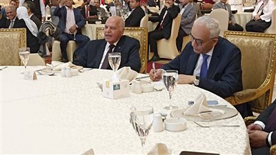 بحضور وزير التعليم ونقيب المعلمين.. بدء احتفالية يوم المعلم وإعلان مفاجآت للمدرسين