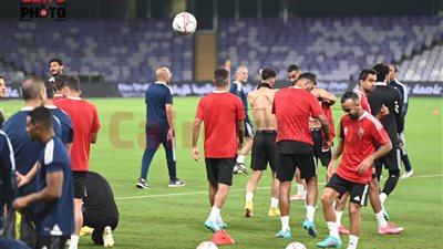 الأهلي يختتم تدريباته استعدادا لمواجهة الداخلية في الدوري الممتاز