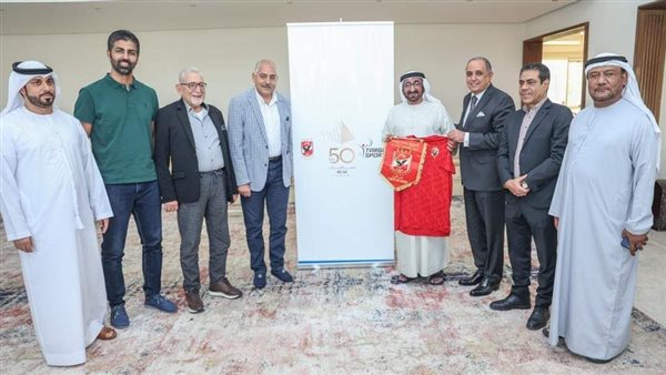 وفد الأهلي مع الفريق