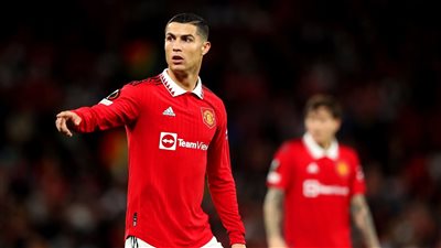 إدارة مانشستر يونايتد تغرم رونالدو مليون جنيه إسترليني بسبب تصريحاته الإعلامية