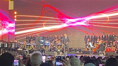 برمي السلام على بلدنا.. مدحت صالح يفتتح فقرته بمهرجان الموسيقى العربية