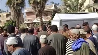 مستحملتش فراقه.. تشييع جثمان أم لحقت بنجلها بعد 3 أيام من وفاته بالبحيرة | بث مباشر