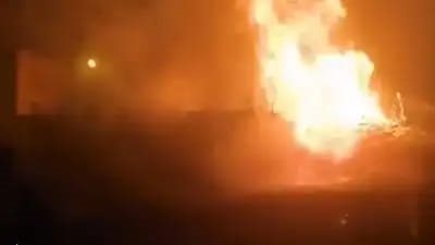 بث مباشر | السيطرة على حريق نشب بالسوق الكبير في بور فؤاد.. ومدير أمن بورسعيد يتفقد موقع الحريق