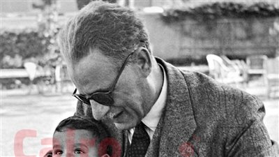 حفيد عميد الأدب العربي: ينبغي إصدار كتب طه حسين على مدار العام وفي جميع المحافظات