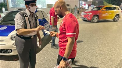 دورية سعادة شرطية بالإمارات تعزز الوعي لجماهير مباراة السوبر المصري | صور