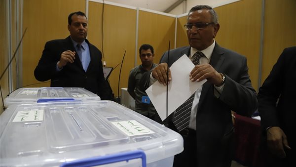 عبد السند يمامة في