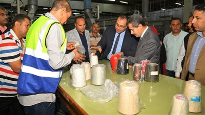 محافظ الغربية يتفقد أكبر مصنع للغزل والنسيج في العالم بالمحلة الكبرى