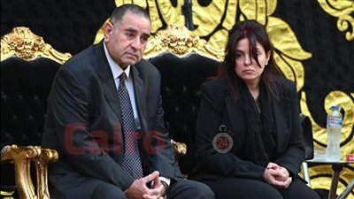 أسرة المحامي فريد الديب تستقبل الحضور في عزائه بمسجد عمر مكرم | بث مباشر
