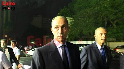 جمال وعلاء مبارك يقدمان واجب العزاء في وفاة فريد الديب بمسجد عمر مكرم | بث مباشر