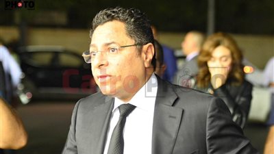 المحامي خالد أبو بكر يصل مسجد عمر مكرم لتقديم واجب العزاء لأسرة فريد الديب