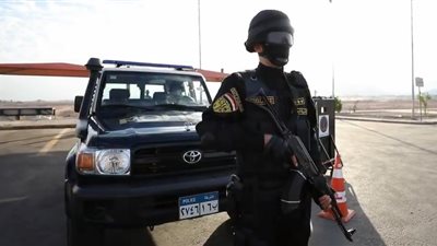 هات بياناتك وهتكسب معانا.. ضبط شخصين سرقا بيانات بطاقات الدفع الإلكتروني بالمنيا