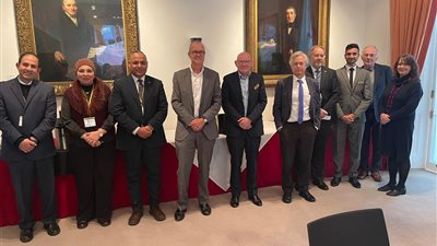 وزير التعليم العالي يستعرض تقريرًا حول جهود الوزارة للاستعداد لمؤتمر المناخ COP27