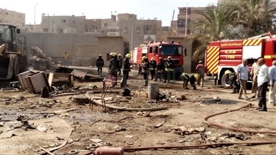 نشوب حريق بمنطقة مخلفات بالمطرية | صور