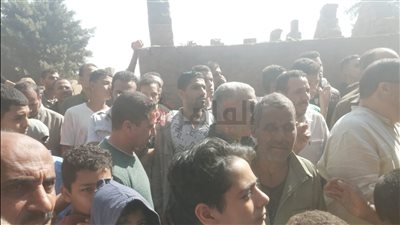 تلاميذه وجيرانه حرصوا على وداعه.. جنازة مهيبة لـ مدرس توفي خلال طابور الصباح بالشرقية | صور