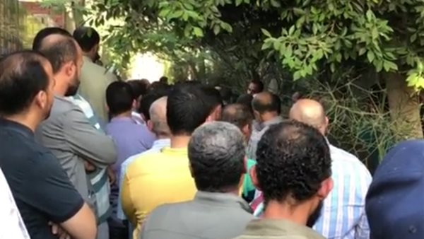 تشييع جثمان مدرس