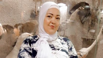 يُصرف لحامله.. عاملة نظافة تعثر على شيك بمليون جنيه: حب الناس كنوز وربنا يغنينا بالحلال