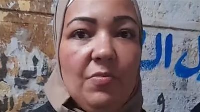 عاملة نظافة تُعيد شيك بمليون جنيه لصاحبه بالإسكندرية: اتعودت أرد الأمانة حتى لو ظروفي وحشة | بث مباشر