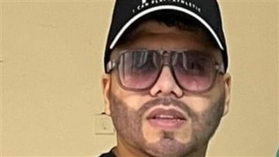 عمر كمال يعلق على زراعة ذقنه: كان لازم أعمل كده عشان التناسق