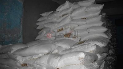 حجب المكرونة والملح والعدس.. القبض على صاب مخزن سلع غذائية بدون ترخيص في القاهرة