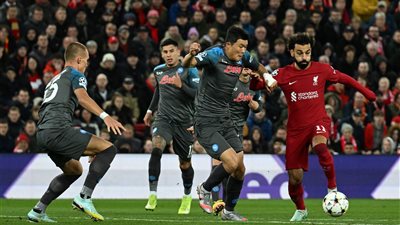 التعادل السلبي يحسم الشوط الأول من مباراة ليفربول ضد نابولي بدوري الأبطال