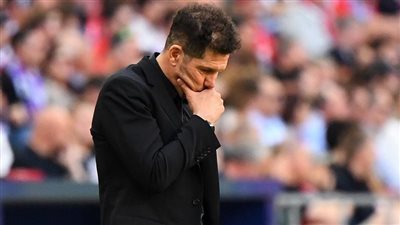 سيميوني: سنخوض نهائي أمام برشلونة غدًا.. وميسي لاعب حاسم دائمًا 