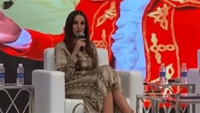 درة: أقدم شخصيتين في مسرحية حتى لا يطير الدخان.. وابتعدت عن المسرح لعدم اقتناعي بالنصوص