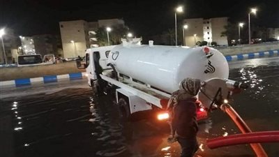 القاهرة تنشر سيارات شفط المياه على مطالع ومنازل الكباري استعداد لموجة التقلبات الجوية