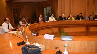 رئيس جامعة حلوان يجتمع مع منسقي البرامج بالكليات لـ تقديم أفضل جودة تعليمية للطلاب