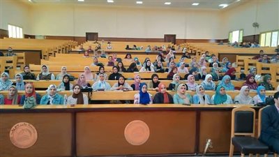 ندوة حول التغيرات المناخية وآثارها البيئية على العلاقات الدولية بجامعة بني سويف