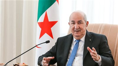 الرئيس الجزائري: أبلغت رئيس فيفا استعدادنا لاستضافة مباريات عالمية