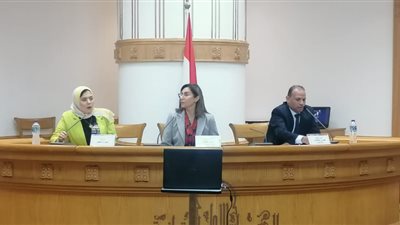 وزيرة الثقافة: الدورة المقبلة لمعرض الكتاب فارقة