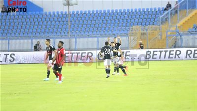 الأهلي يتقدم على الداخلية بهدفين في الشوط الأول 
