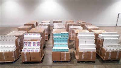 الداخلية تحبط محاولة تهريب 24 ألف هاتف محمول وأجهزة كهربائية بـ 450 مليون جنيه | فيديو 