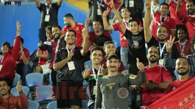 رابطة الأندية تقرر إيقاف 986 مشجعًا أهلاويًا بسبب الإساءة لبورسعيد بمباراة الداخلية | خاص